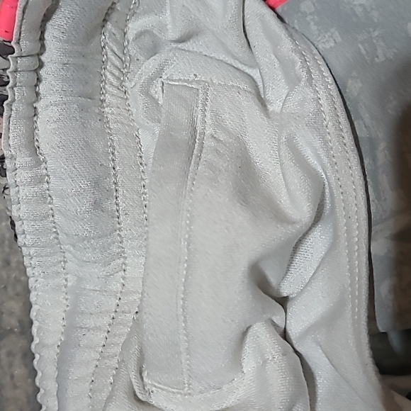 UNDER ARMOUR HEATGEAR Mesh Lined Logo Pink Athletic Shorts PRICE FIRM - Picture 8 of 10